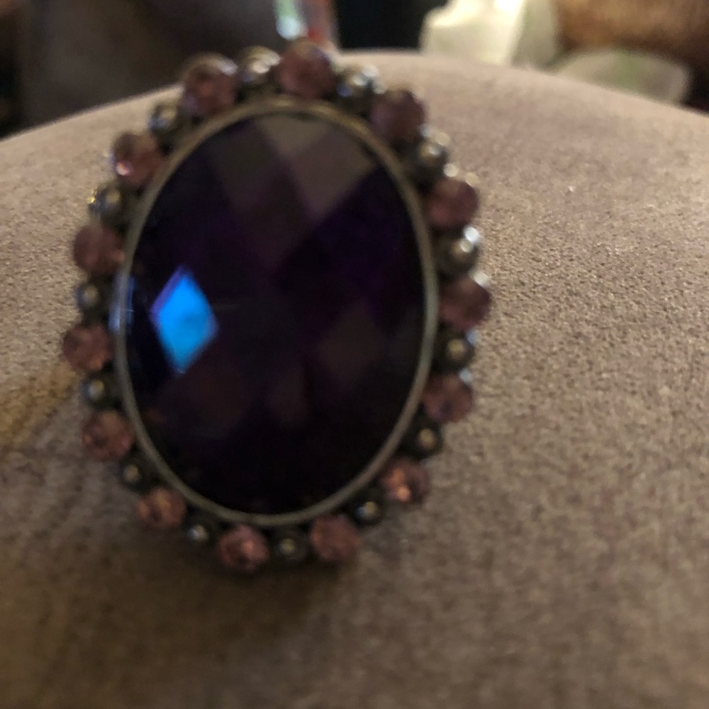 Paparazzi stretch ring sizes 6-10. Purple 5.00